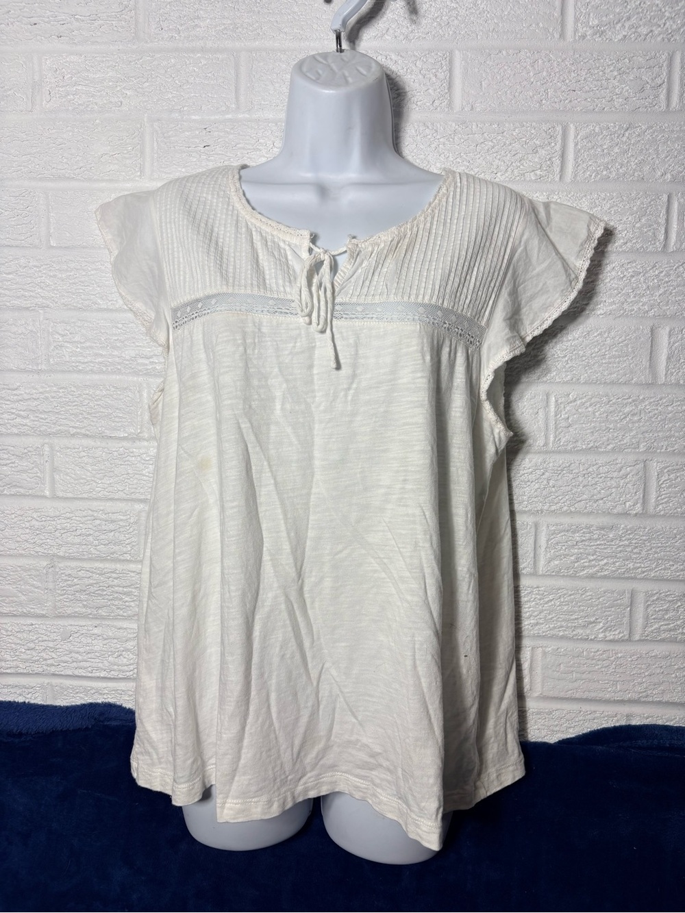 Sanctuary Off-White Flutter Sleeve Tie-Front Top